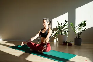 7 лучших способов сжечь жир на животе после 50 лет