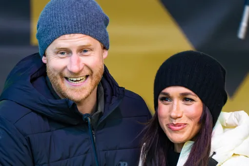 Меган Маркл показала видео романтического танца с принцем Гарри, снятое Лилибет Меган Маркл показала видео романтического танца с принцем Гарри, снятое Лилибет