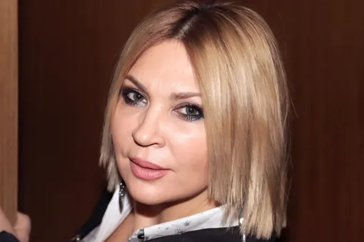 Перенесшая инсульт солистка группы «Город 312» Ая впервые за два года вышла на сцену Перенесшая инсульт солистка группы «Город 312» Ая впервые за два года вышла на сцену