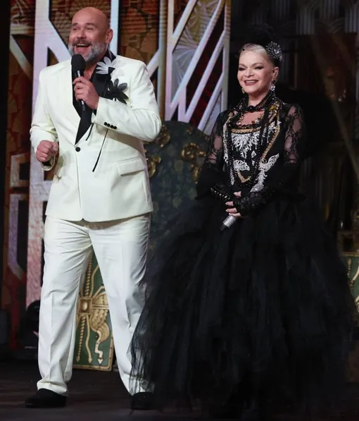 Максим Аверин и Лариса Долина на сцене шоу «Три аккорда»