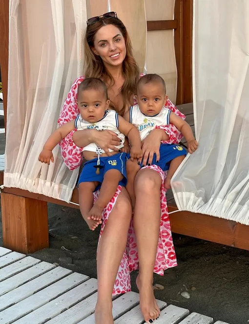 Юлия Ефременкова с детьми Юлия Ефременкова с детьми