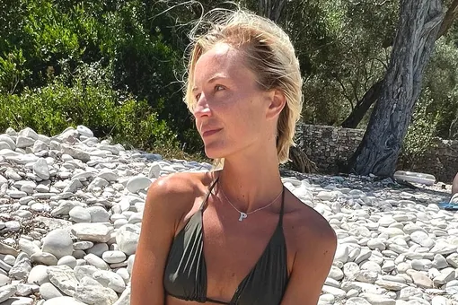 Полина Гагарина устроила «парад купальников» на мальдивском пляже Полина Гагарина устроила «парад купальников» на мальдивском пляже