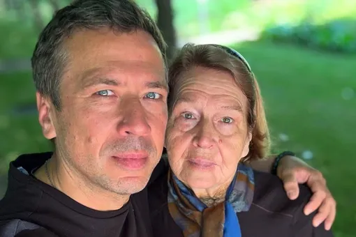 «Ты умеешь держать удар»: Андрей Мерзликин после развода публично обратился к маме в особенный день «Ты умеешь держать удар»: Андрей Мерзликин после развода публично обратился к маме в особенный день