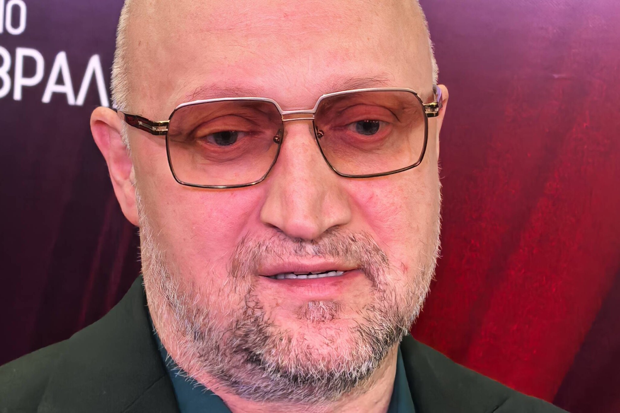Гоша Куценко показал неприличный жест, услышав вопрос о найденном в его «Запорожце» изрезанном трупе женщины