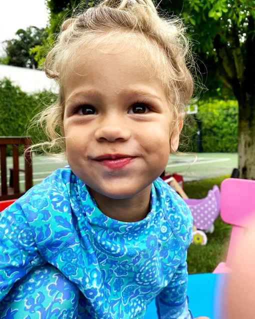 Люси и ее брату исполнилось три года Люси и ее брату исполнилось три года