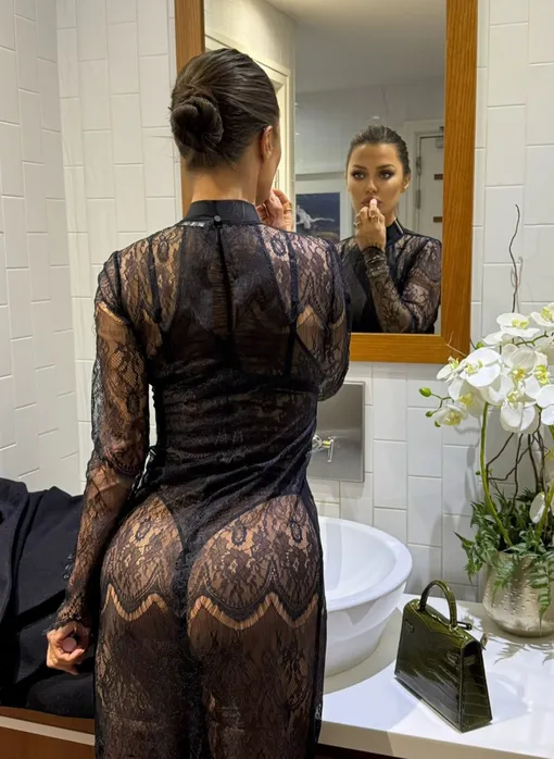 Виктория Боня показала фигуру в откровенном наряде Виктория Боня показала фигуру в откровенном наряде