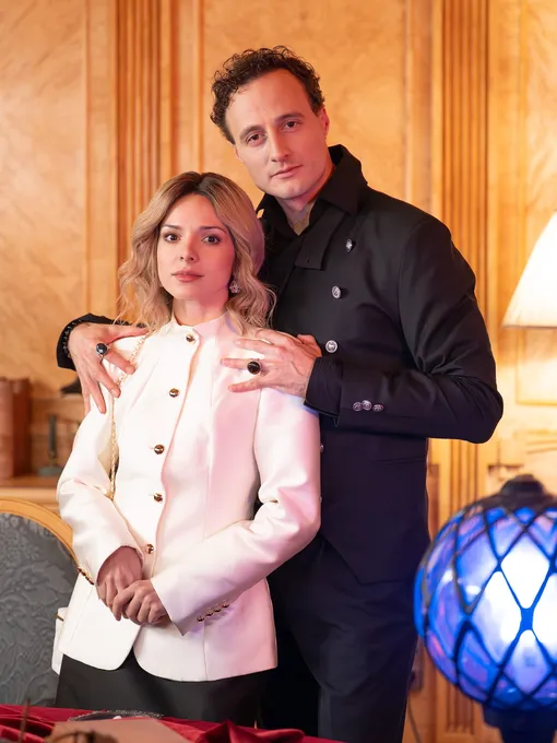 Анна Глаубэ и Павел Лёвкин на съемках сериала «Искусство соблазна» Анна Глаубэ и Павел Лёвкин на съемках сериала «Искусство соблазна»
