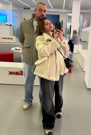 Наталья Земцова встречается с Ильей Бурцем