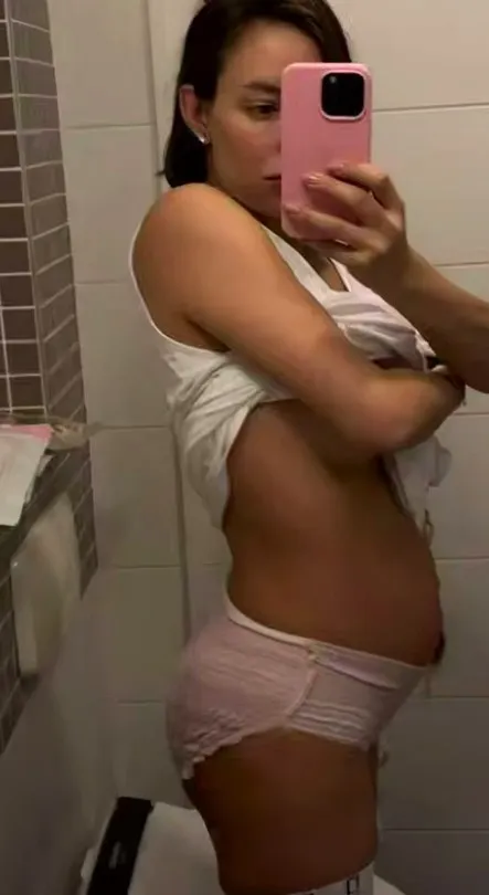 Валентина Иванова после рождения дочери