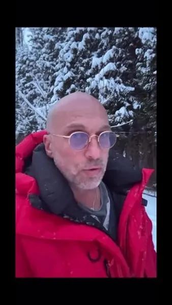 Нажми и смотри