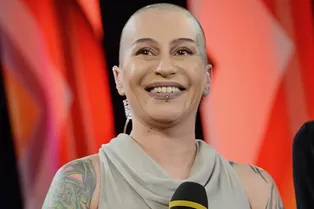 Собаки Наргиз изжевали презервативы под кроватью отеля Собаки Наргиз изжевали презервативы под кроватью отеля