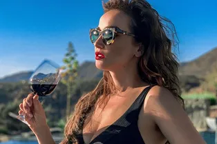 «Соблазнительная Афродита»: Анфиса Чехова снялась на пляже в Омане «Соблазнительная Афродита»: Анфиса Чехова снялась на пляже в Омане