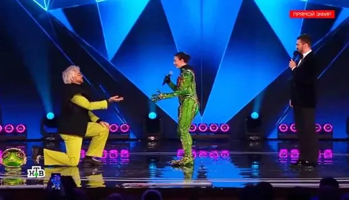 Филипп Киркоров встал на колено перед Александрой Урсуляк