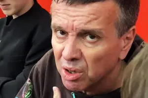 «Я ухаживаю за девушкой уже три года»: Андрей Губин раскрыл подробности личной жизни «Я ухаживаю за девушкой уже три года»: Андрей Губин раскрыл подробности личной жизни
