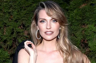 «Меня пытаются запугать»: Саша Савельева заявила, что укравший ее песни музыкант выдвинул ультиматум «Меня пытаются запугать»: Саша Савельева заявила, что укравший ее песни музыкант выдвинул ультиматум