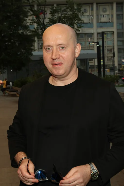 Отец Сергея Бурунова опроверг информацию о том, что бил сына