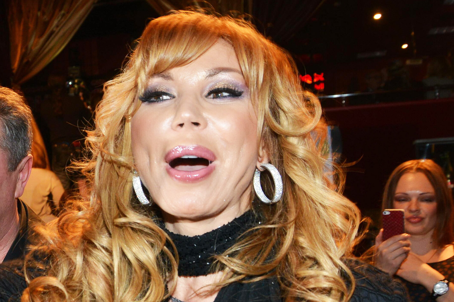 Томпақ қыздардың порно DVD дискілері Үйдегі әуесқойлық порно онлайн