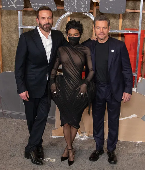 Бен Аффлек, Тейана Тейлор и Мэтт Дэймон Бен Аффлек, Тейана Тейлор и Мэтт Дэймон