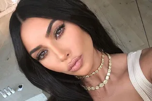 Ким Кардашьян раскрыла секрет своих дизайнерских умывальников без раковины Ким Кардашьян раскрыла секрет своих дизайнерских умывальников без раковины