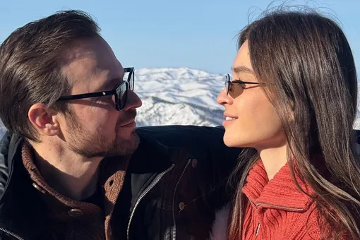 «Вообще не парюсь»: Алексей Чадов показал жену в откровенном купальнике в алтайской бане «Вообще не парюсь»: Алексей Чадов показал жену в откровенном купальнике в алтайской бане