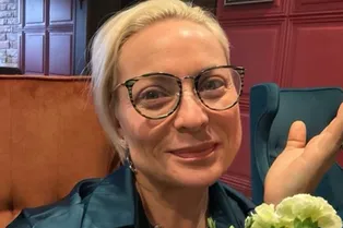 «Мне 54, люблю каждую свою морщинку»: похудевшая на 22 кг Светлана Пермякова показала лицо без макияжа «Мне 54, люблю каждую свою морщинку»: похудевшая на 22 кг Светлана Пермякова показала лицо без макияжа