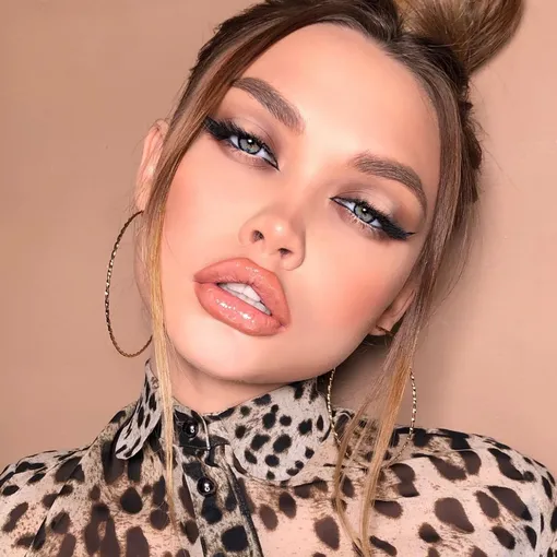 Девушку уволили из ресторана из-за пристрастия к спиртному