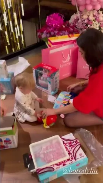 Нажми и смотри