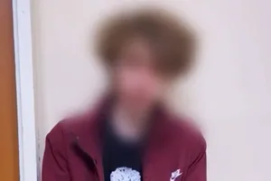 «Я очень сильно испугался»: 14-летний подросток зарезал сверстницу и ее соседку в подъезде дома в Иркутской области