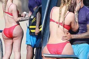 Импланты, целлюлит и «уши»: в Сети критикуют попу рэперши Игги Азалии Импланты, целлюлит и «уши»: в Сети критикуют попу рэперши Игги Азалии