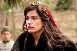 Звезда «Великолепного века» закрутила роман с лучшим другом бывшего бойфренда Звезда «Великолепного века» закрутила роман с лучшим другом бывшего бойфренда