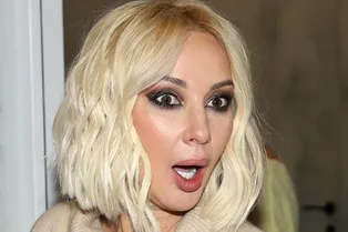 «Меня избило кресло. Я заорала, когда мне палкой в спину ткнули»: Лера Кудрявцева испытала стресс на шоу в Сингапуре