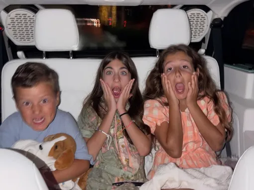 Сын и дочери Кети Топурии — Адам, Оливия и Николь Сын и дочери Кети Топурии — Адам, Оливия и Николь