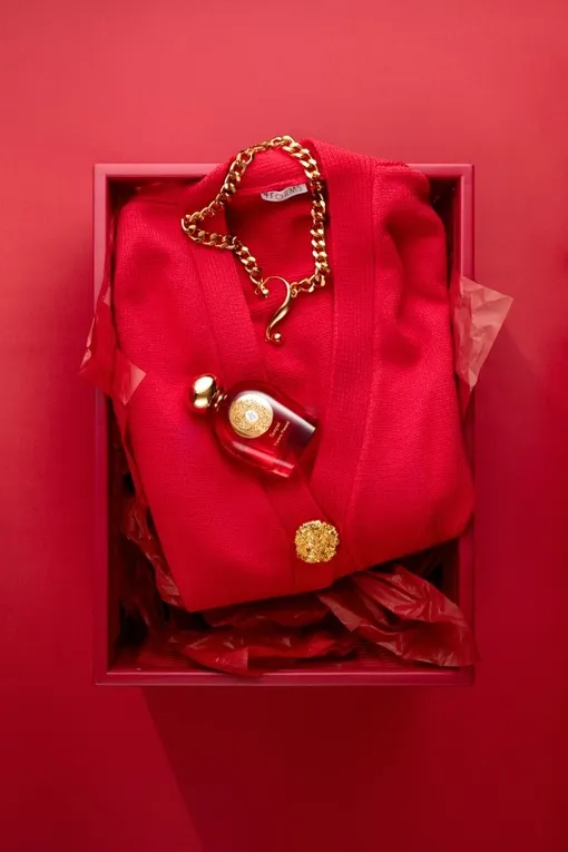 Цепь-колье Moschino (Poison Drop), туалетная вода Tiziani Terenzi Tempel (Рив Гош), кардиган 4Forms Цепь-колье Moschino (Poison Drop), туалетная вода Tiziani Terenzi Tempel (Рив Гош), кардиган 4Forms