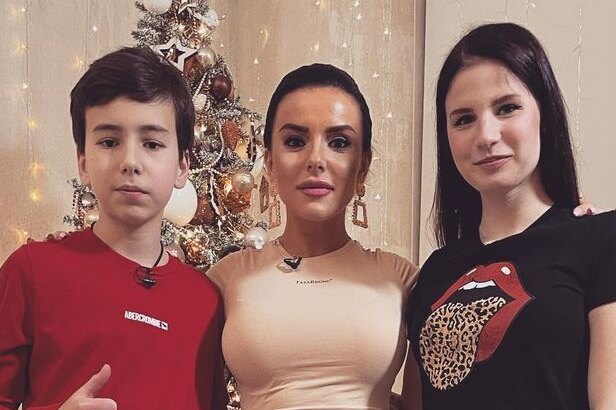 Тіркеусіз BDSM порно