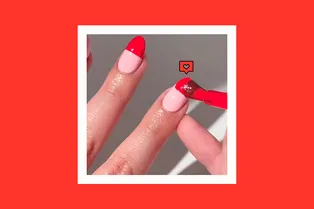 Ногти-пилюли: как сделать этот модный двухцветный маникюр без помощи мастера Ногти-пилюли: как сделать этот модный двухцветный маникюр без помощи мастера