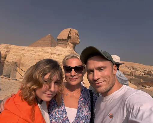 Светлана Пермякова и Максим Скрябин с дочерью Светлана Пермякова и Максим Скрябин с дочерью