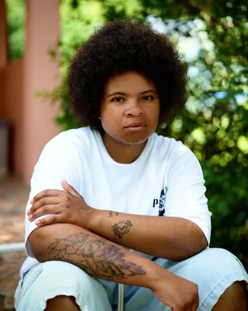 Такой Роксана Коллинз пришла на проект