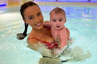 9-месячный сын Анастасии Решетовой смело нырнул под воду: умилительное видео 9-месячный сын Анастасии Решетовой смело нырнул под воду: умилительное видео