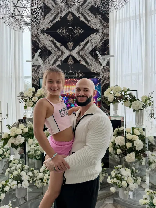 Джиган приехал поздравить дочь
