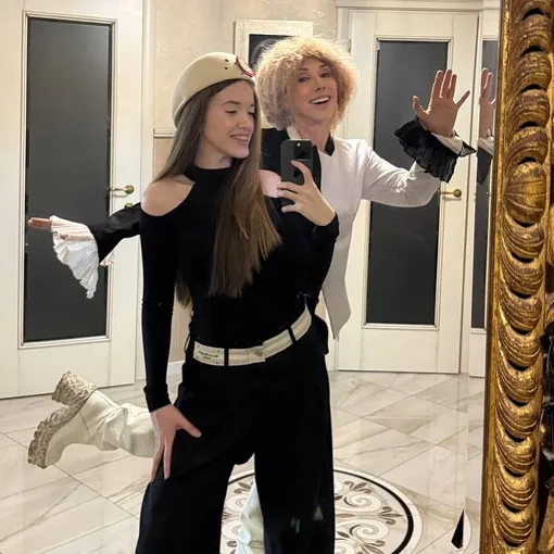 Елена Воробей с дочерью Софьей Елена Воробей с дочерью Софьей