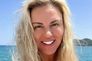 «Зачем я пила местную водку? Голова раскалывается»: Анна Семенович стала злоупотреблять алкоголем в Турции «Зачем я пила местную водку? Голова раскалывается»: Анна Семенович стала злоупотреблять алкоголем в Турции