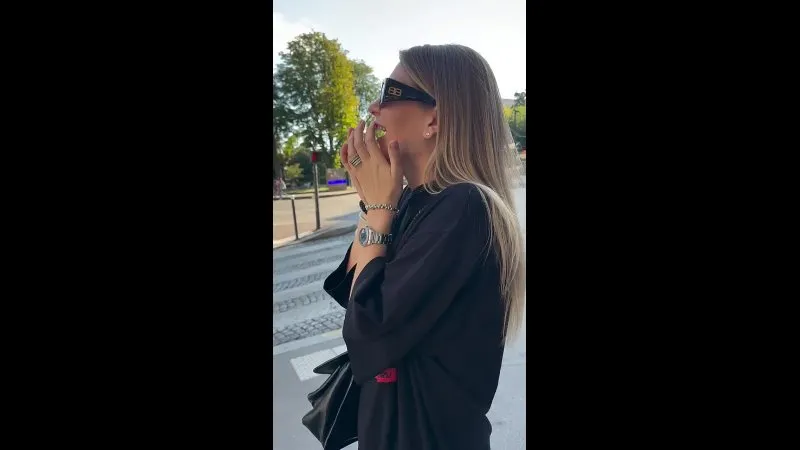 Нажми и смотри