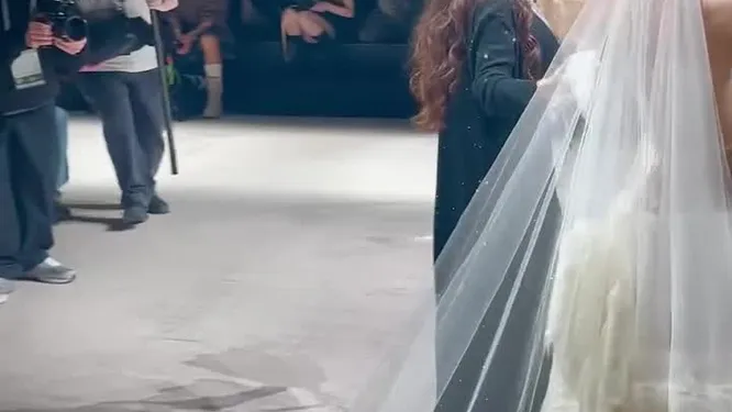 Нажми и смотри