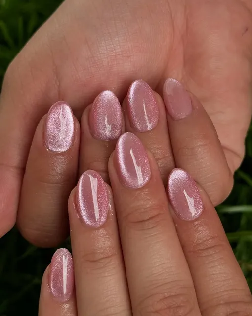 Короткие и бархатные: 5 идей самого желанного маникюра этой осени