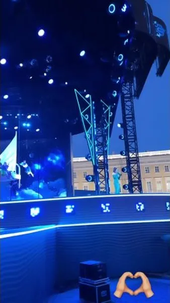 Нажми и смотри