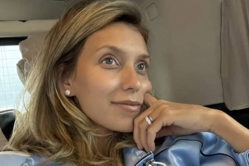 «Ближайшее время я проведу на костылях»: Регина Тодоренко оказалась в инвалидном кресле в больнице