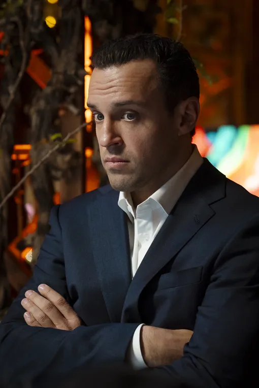 Павел Попов на съемках сериала «Золотое дно-2» Павел Попов на съемках сериала «Золотое дно-2»