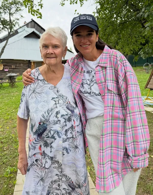 Ксения Бородина с бабушкой Ксения Бородина с бабушкой