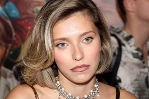 «Я лежу с маститом и ознобом»: Регина Тодоренко подорвала здоровье, совмещая съемки и воспитание троих детей