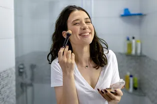 Идеальные скулы за 5 минут: как сделать крутой контуринг одним взмахом кисти